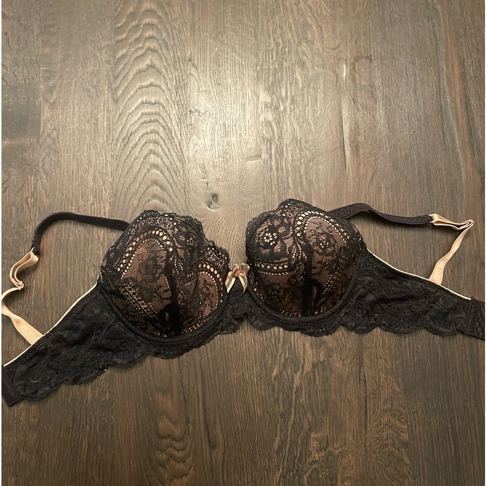 EUC LeMystere Isabella All Over Lace Memory Foam Bra 32E 32DD